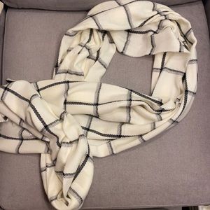 black and cream scarf